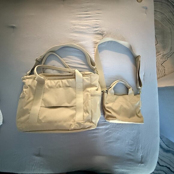 Canvelle Weekender and Crossbody - Picture 6 of 6